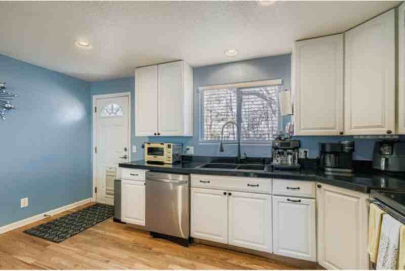 10922 Forest Circle - Photo 4 of 29