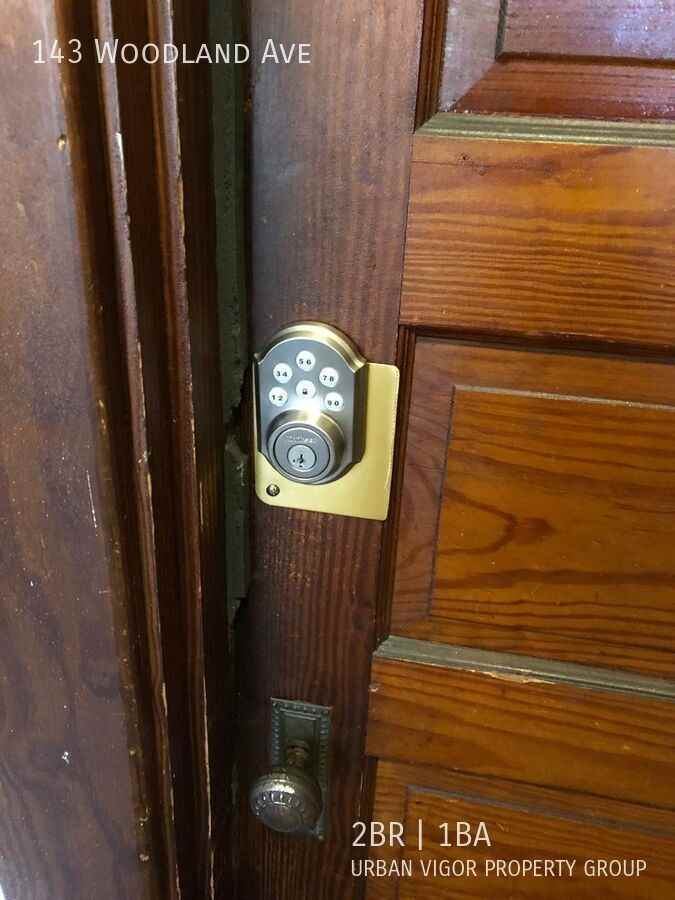 143 Woodland Ave - Photo 5 of 25