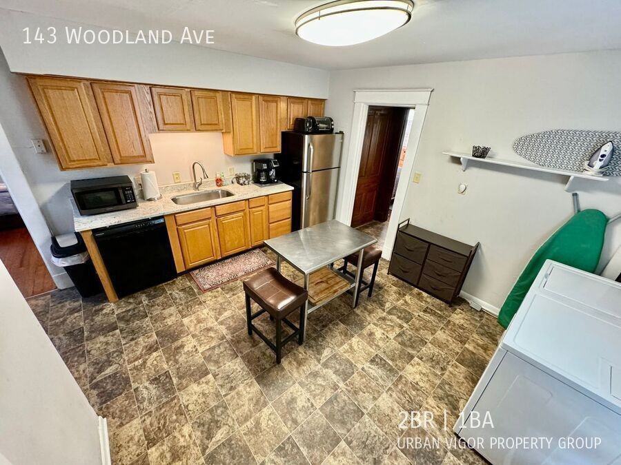 143 Woodland Ave - Photo 6 of 25