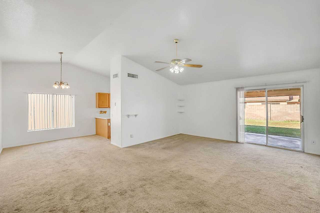1302 East Princeton Avenue - Photo 3 of 24