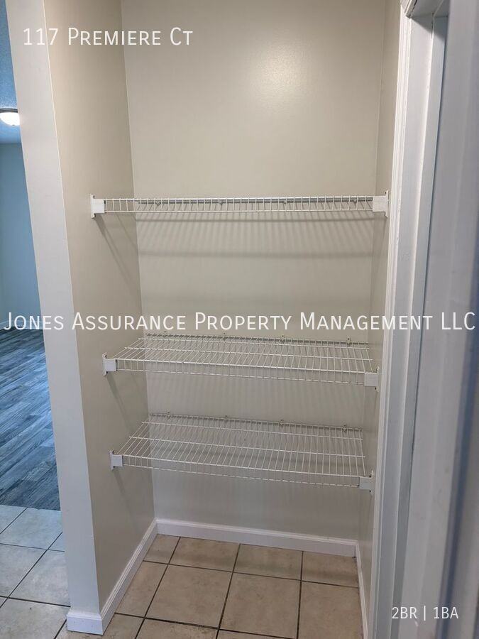 117 Premiere Court - Photo 3 of 8