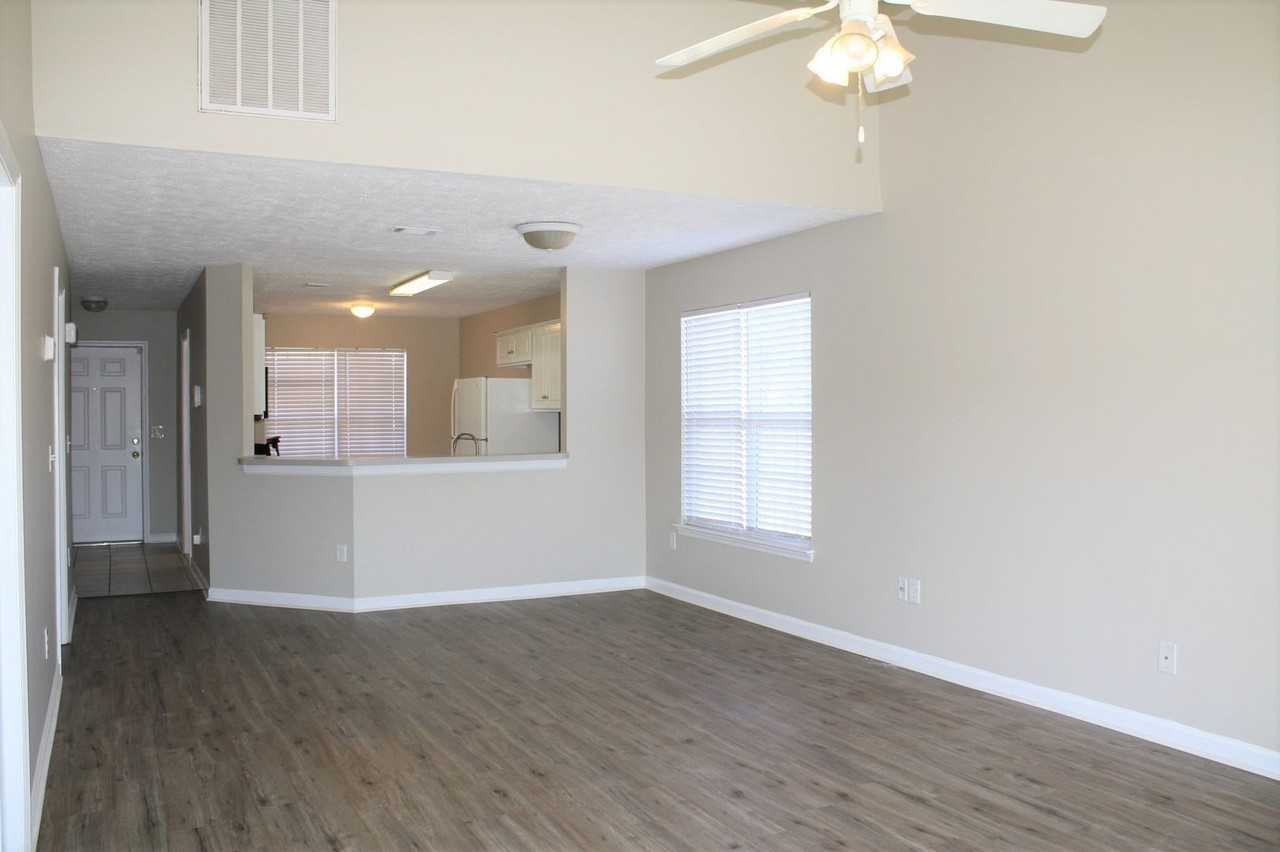 622 Belle Ct - Photo 4 of 9