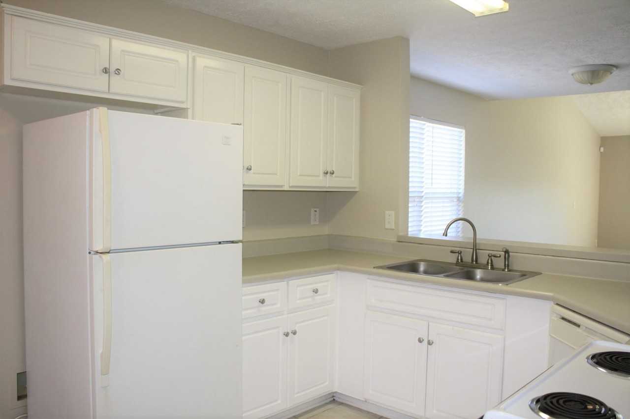 622 Belle Ct - Photo 7 of 9