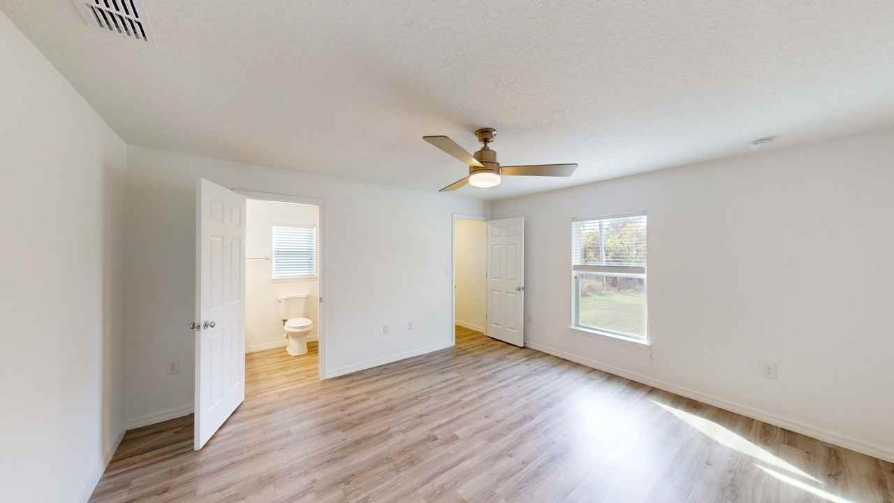 1013 Quail Street Southeast - Photo 7 of 9