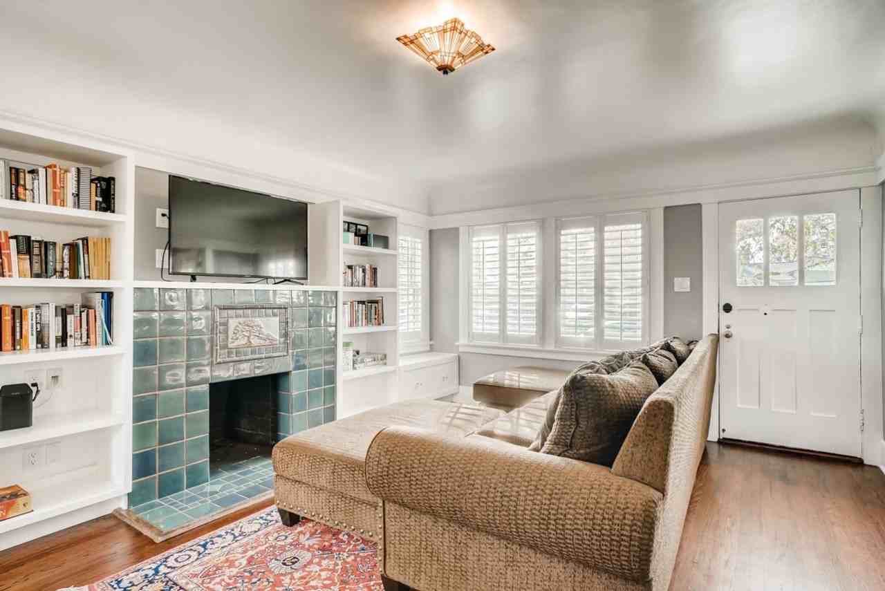 1911 31st Street - Photo 5 of 28