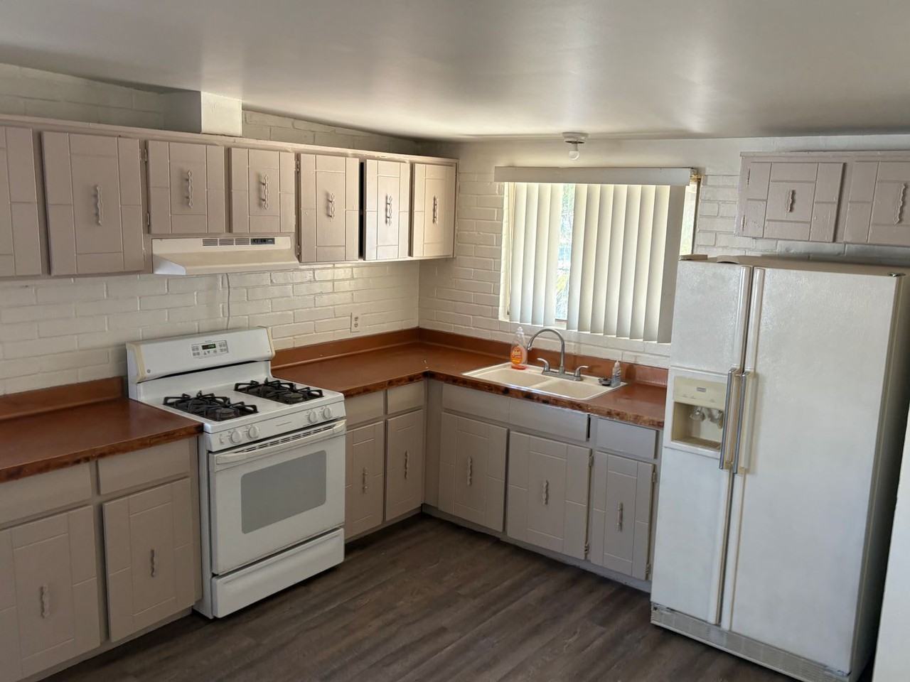 3312 S Kolb Rd - Photo 2 of 16