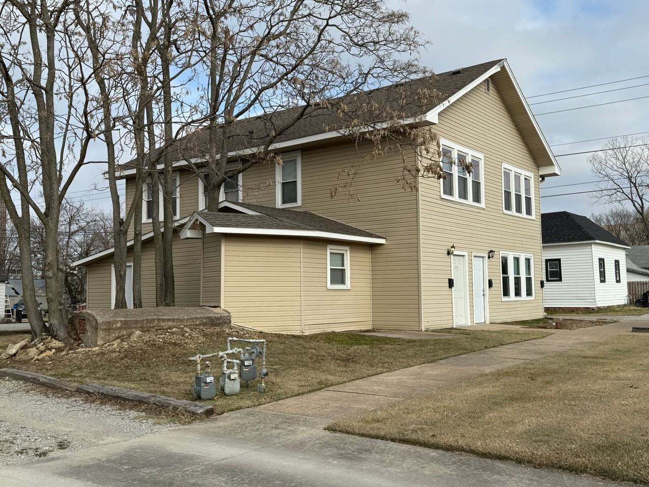 316 W 9th St - Photo 5 of 14