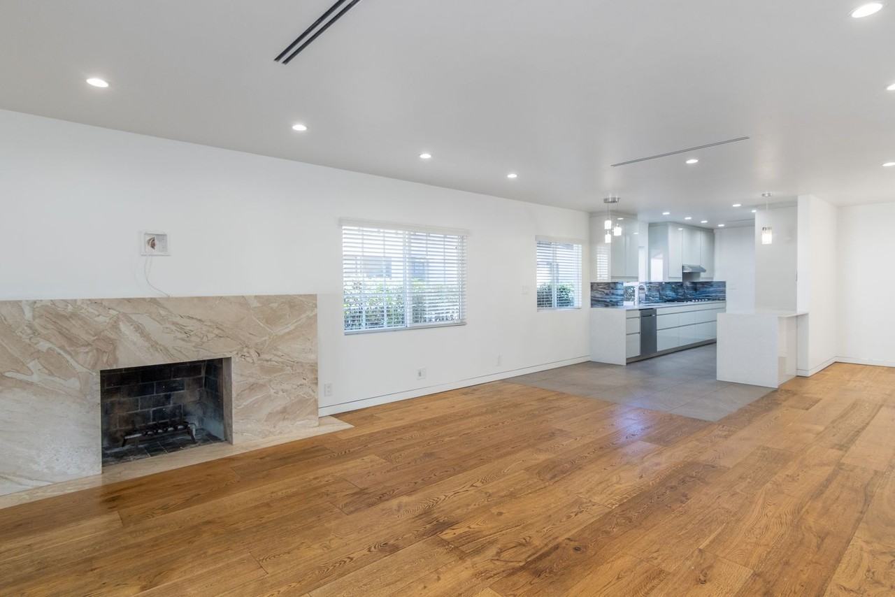 15439 Vose Street - Photo 3 of 22