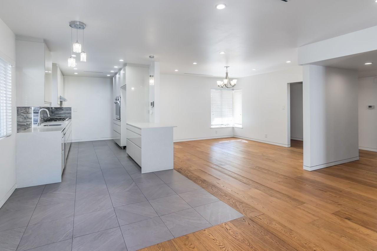 15439 Vose Street - Photo 5 of 22