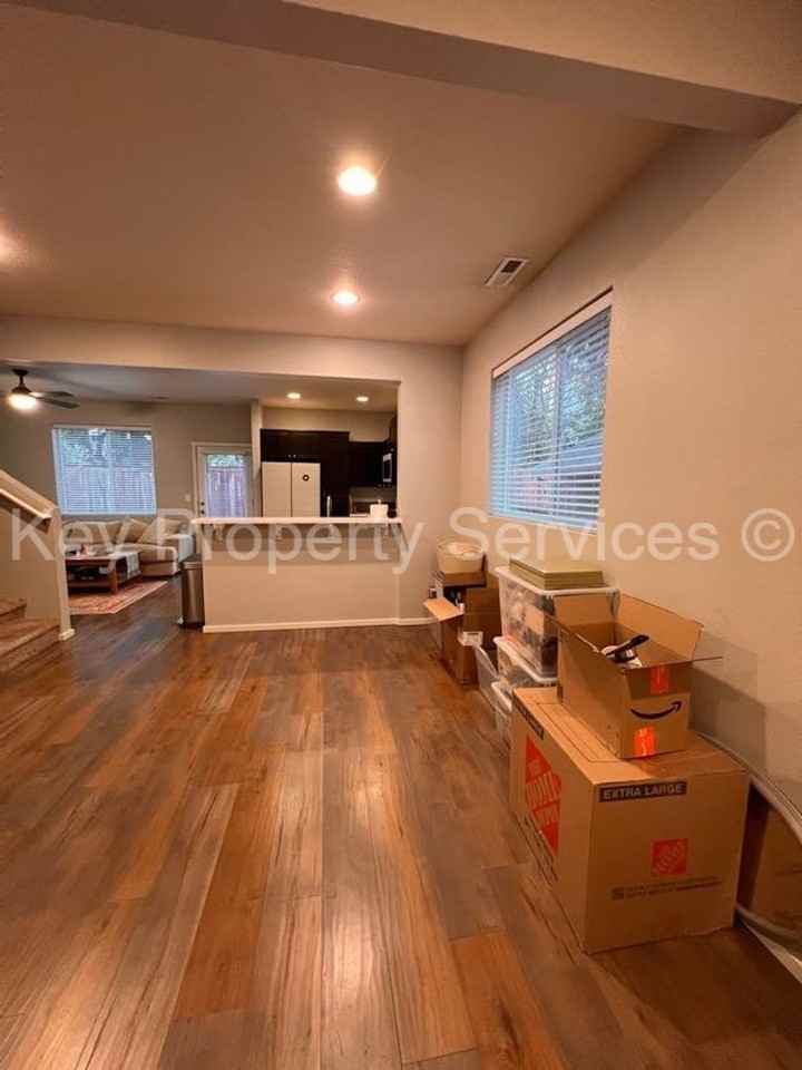 7004 Ne 13th Ave - Photo 3 of 24