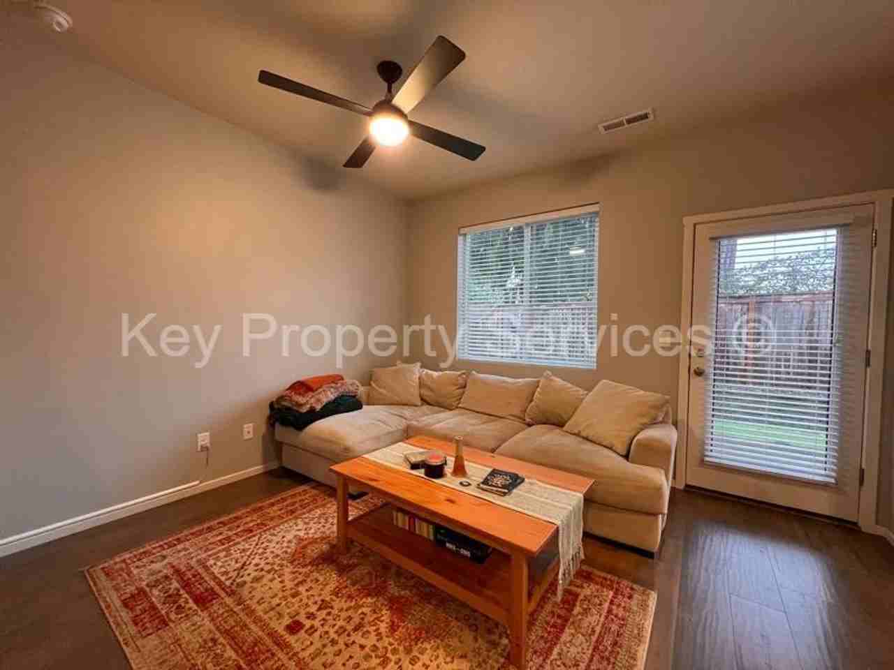 7004 Ne 13th Ave - Photo 5 of 24