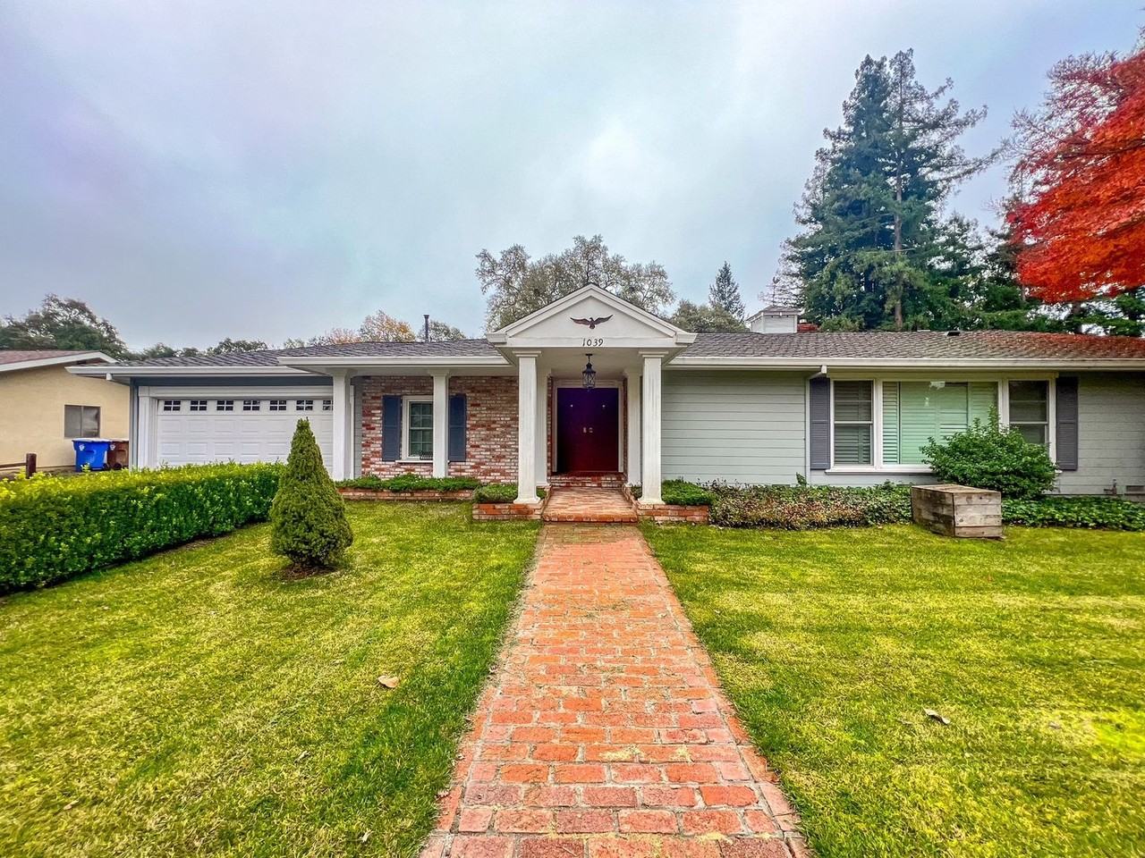 1039 Petra Dr - Photo 3 of 30