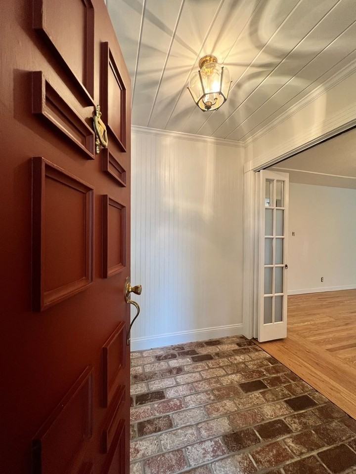 1039 Petra Dr - Photo 4 of 30