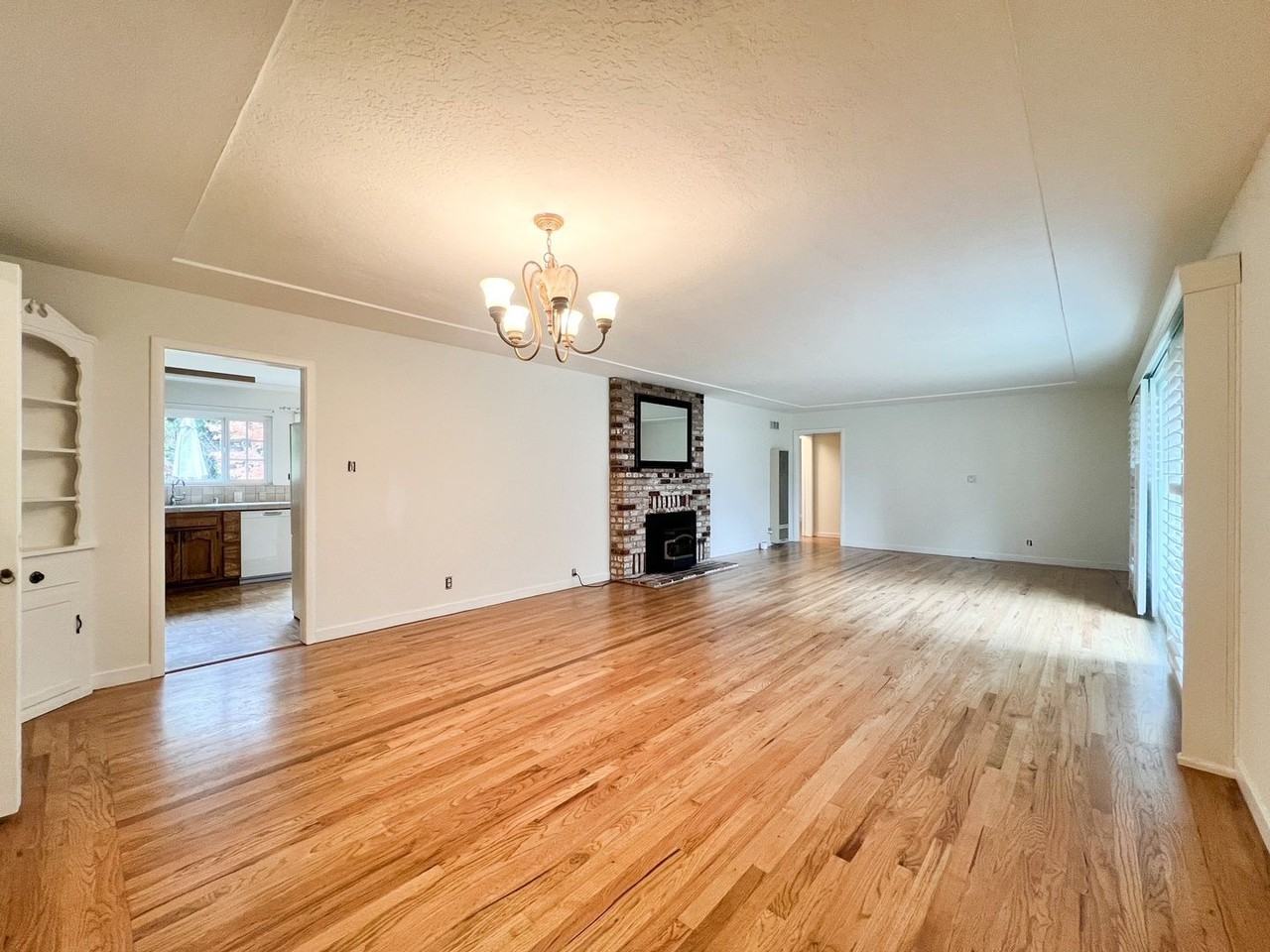 1039 Petra Dr - Photo 6 of 30