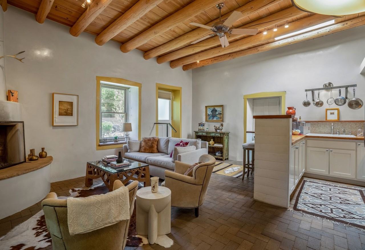 573 West San Francisco Street #B - Photo 2 of 34