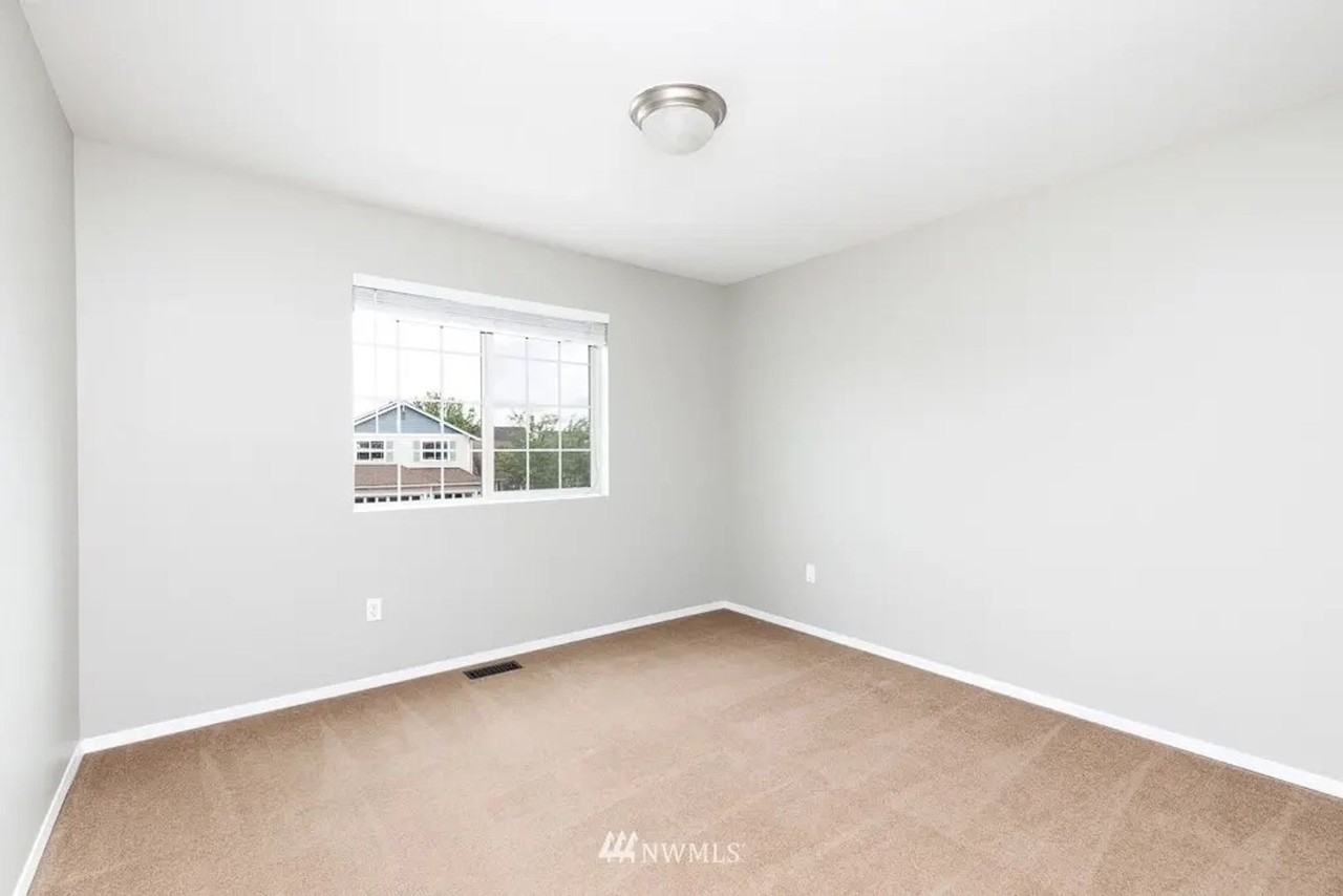 11206 186th Street Court East - Photo 7 of 17