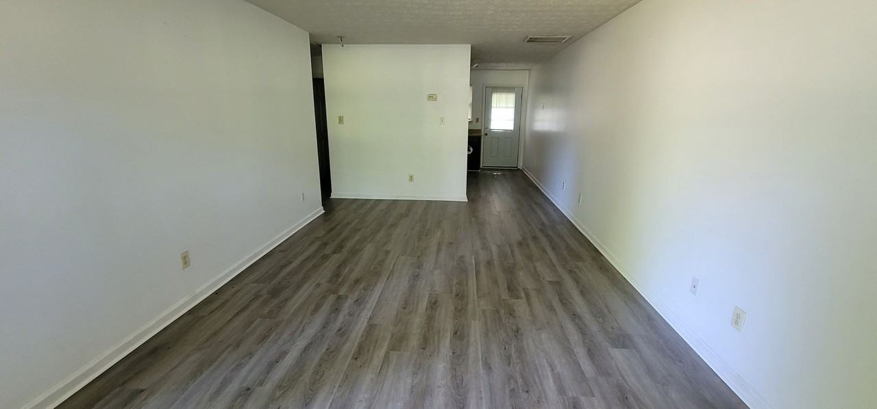 227 Franklin St - Photo 3 of 8