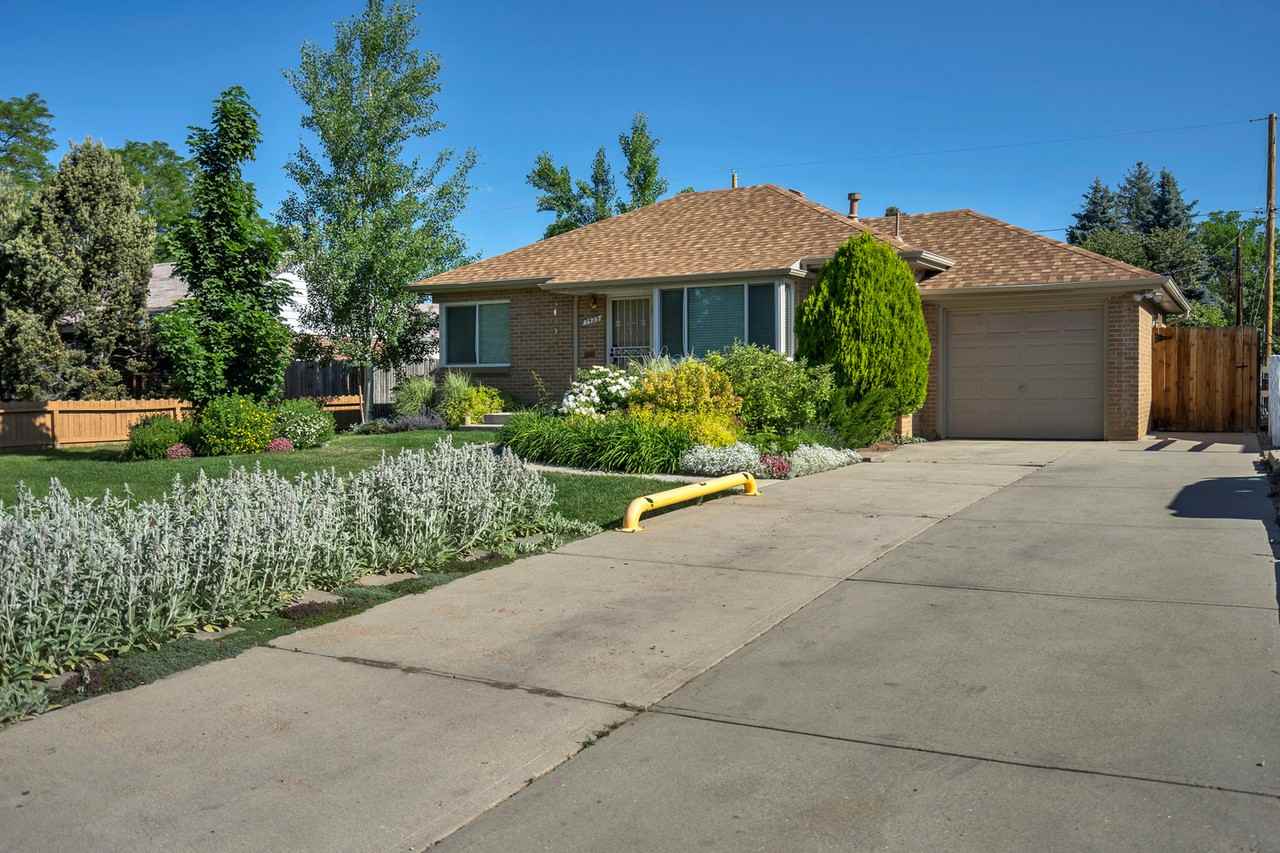 7425 Montview Blvd - Photo 2 of 24