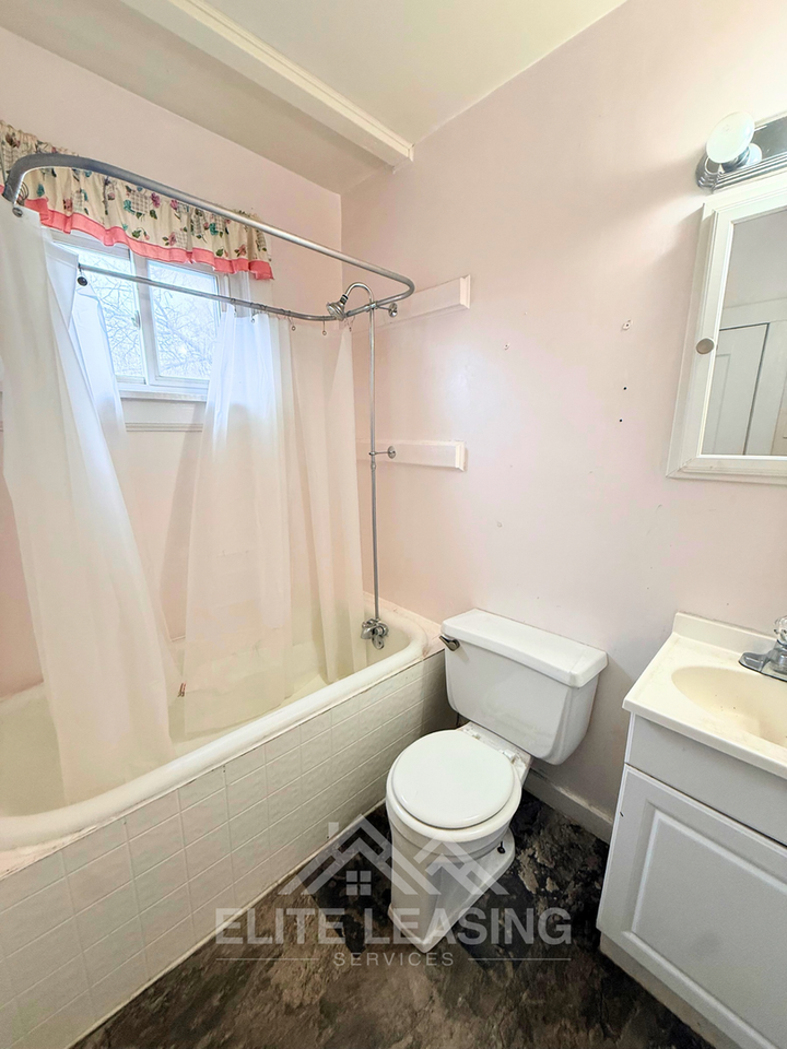 919 Sw 4th St - Photo 4 of 8