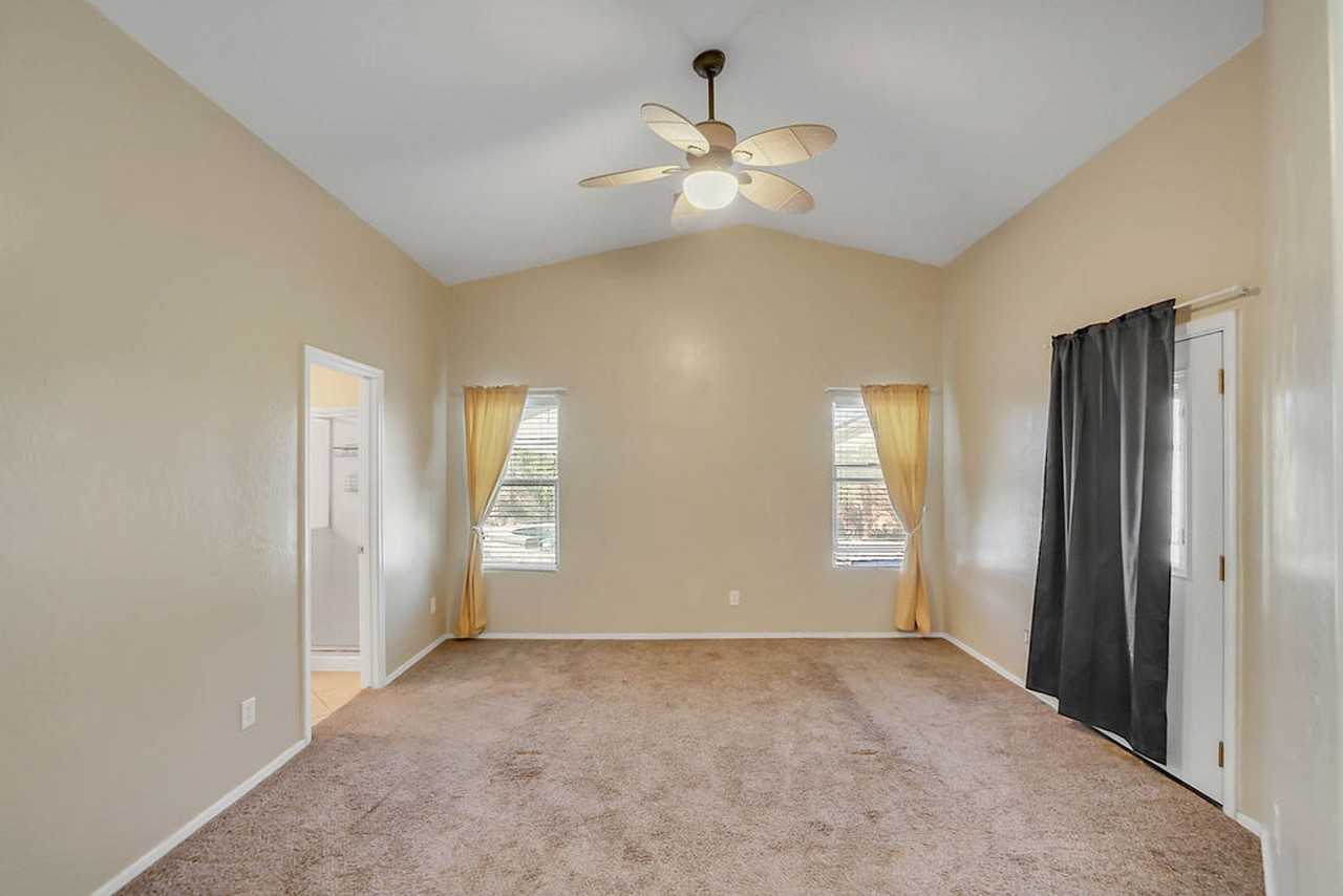 35420 North Gurnsey Trail - Photo 4 of 31