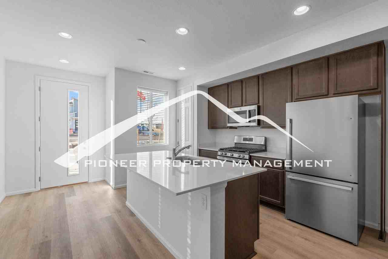 2487 Hannah Ridge Dr - Photo 2 of 23