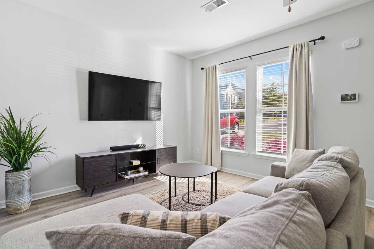 193 Northwood St - Photo 7 of 25