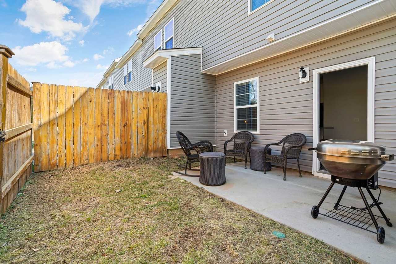 193 Northwood St - Photo 4 of 25