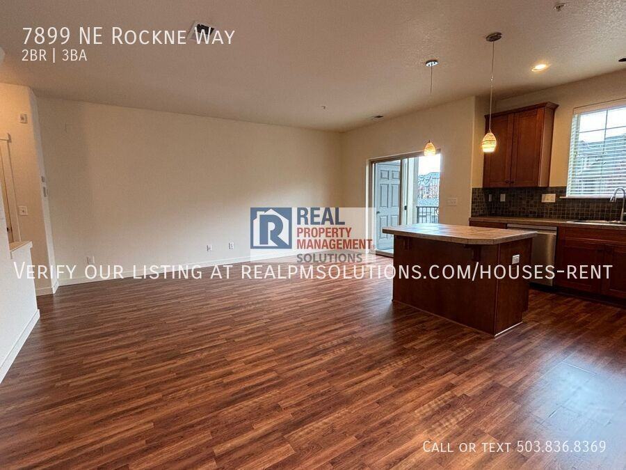 7899 Ne Rockne Way - Photo 5 of 22