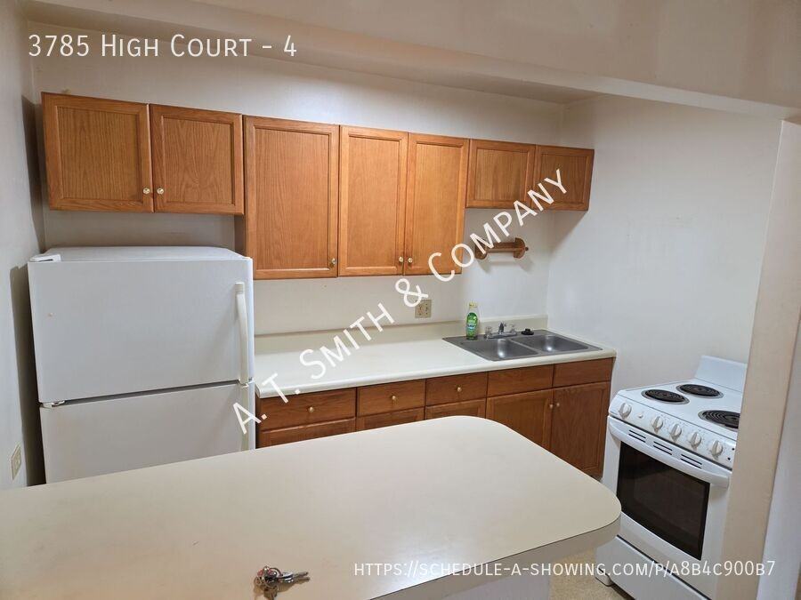 3785 High Court #4 - Photo 3 of 6