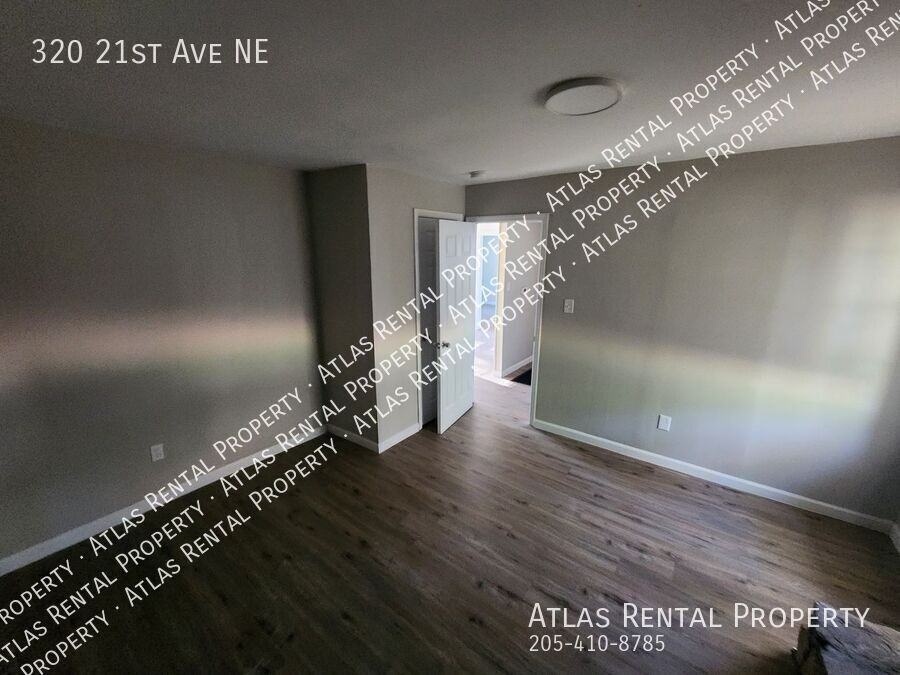 320 21st Ave Ne - Photo 4 of 10