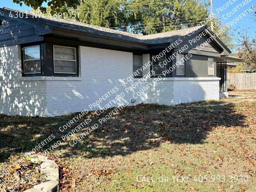 4301 Northwest 43rd Street - Photo 4 of 31