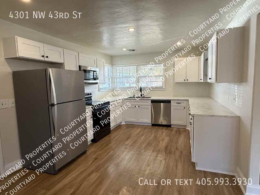 4301 Northwest 43rd Street - Photo 5 of 31