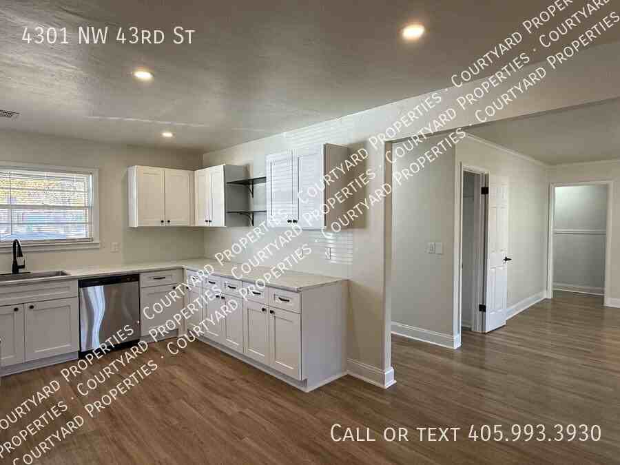 4301 Northwest 43rd Street - Photo 6 of 31