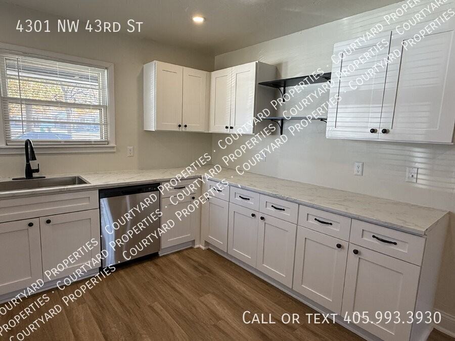 4301 Northwest 43rd Street - Photo 7 of 31