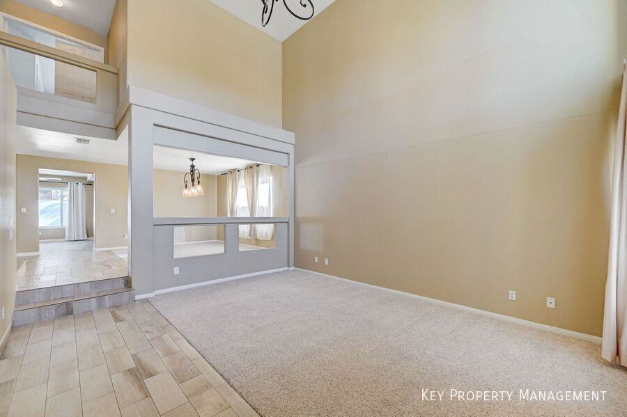 9684 Summer Cypress St - Photo 2 of 17