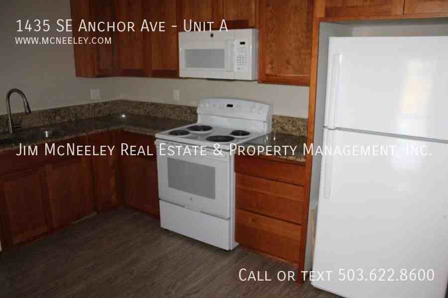 1435 Se Anchor Ave #A - Photo 5 of 20