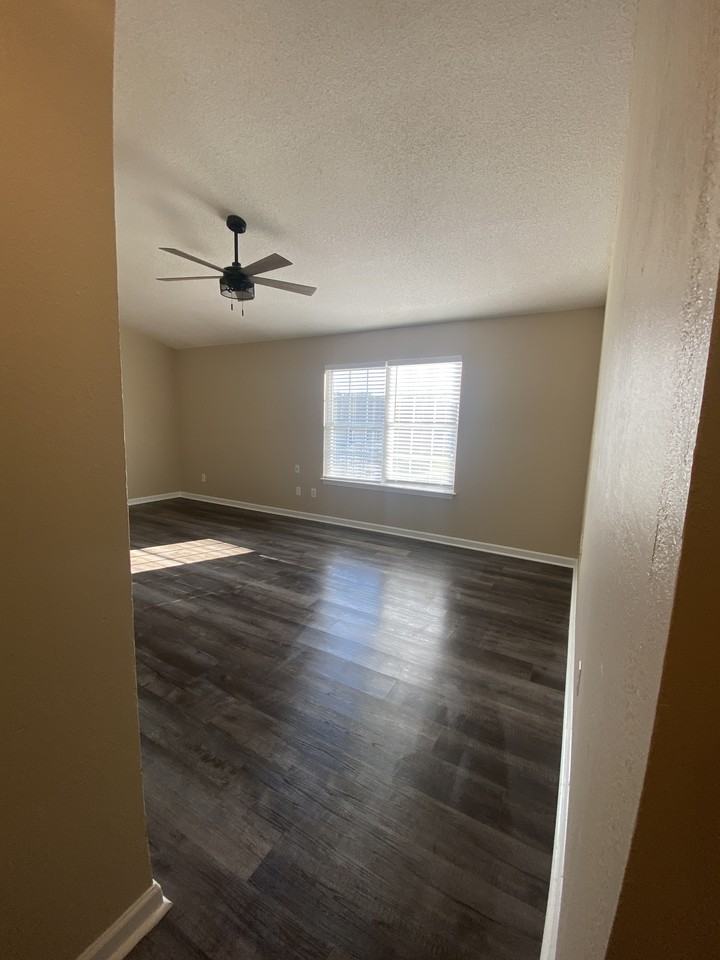 103 Creek Side Drive #3 - Photo 5 of 12