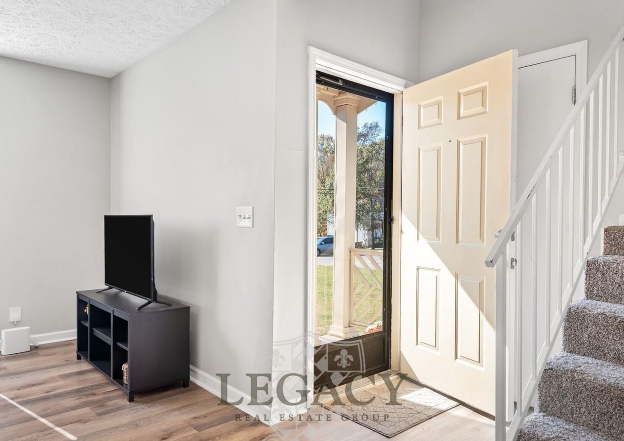 748 Lake Terrace Dr #1 - Photo 4 of 27