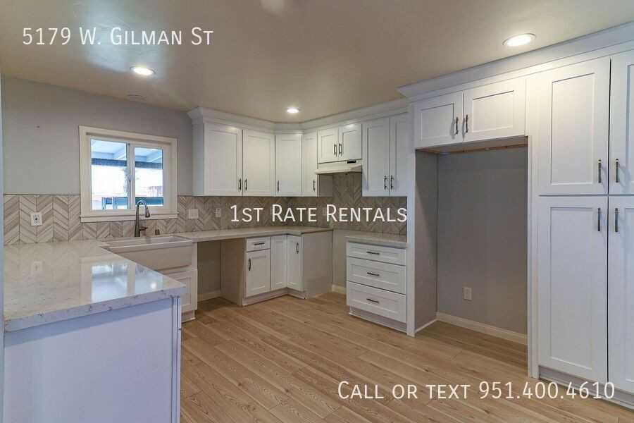 5179 W Gilman St - Photo 4 of 14