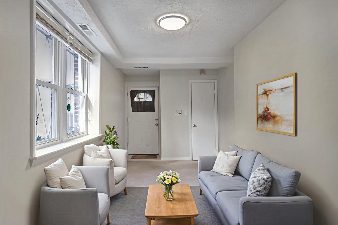 2821 R St Se #B - Photo 2 of 12