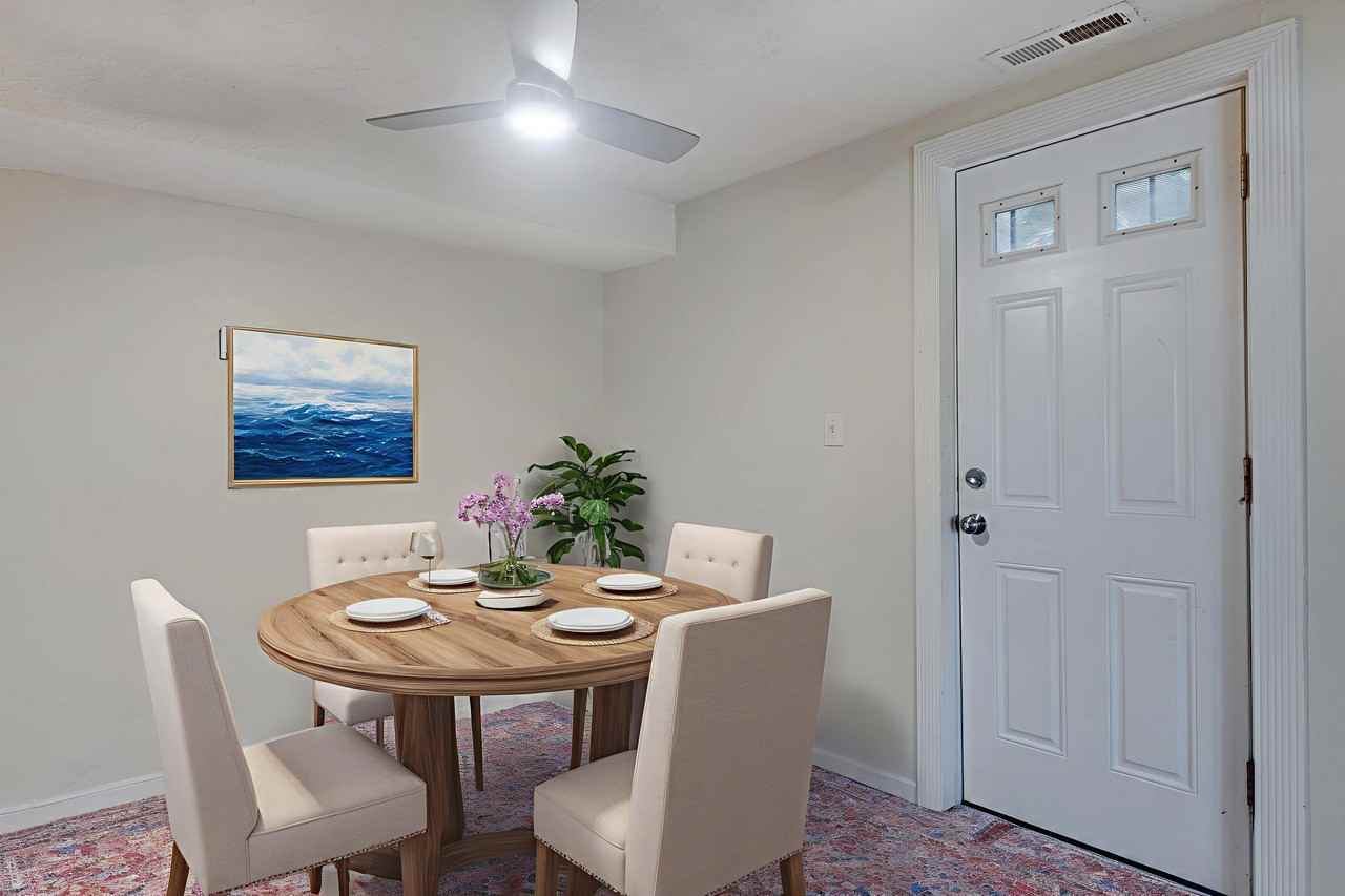 2821 R St Se #B - Photo 6 of 12