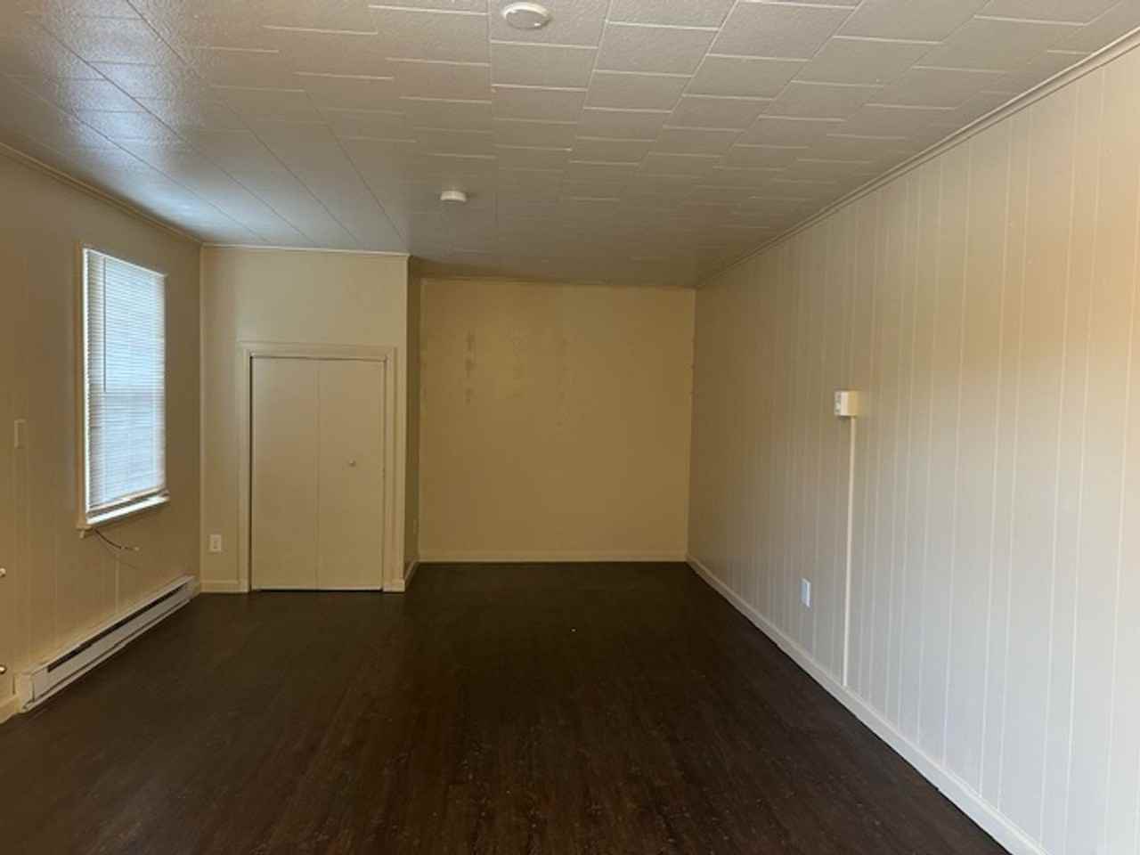 401 E Main St #4R - Photo 2 of 9