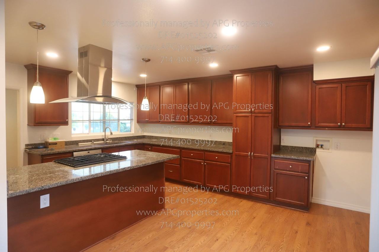1041 Brightwood Avenue - Photo 3 of 24