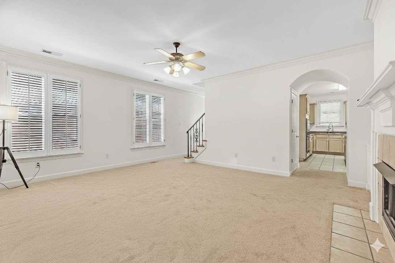 7520 Crystal Lake Dr - Photo 7 of 37