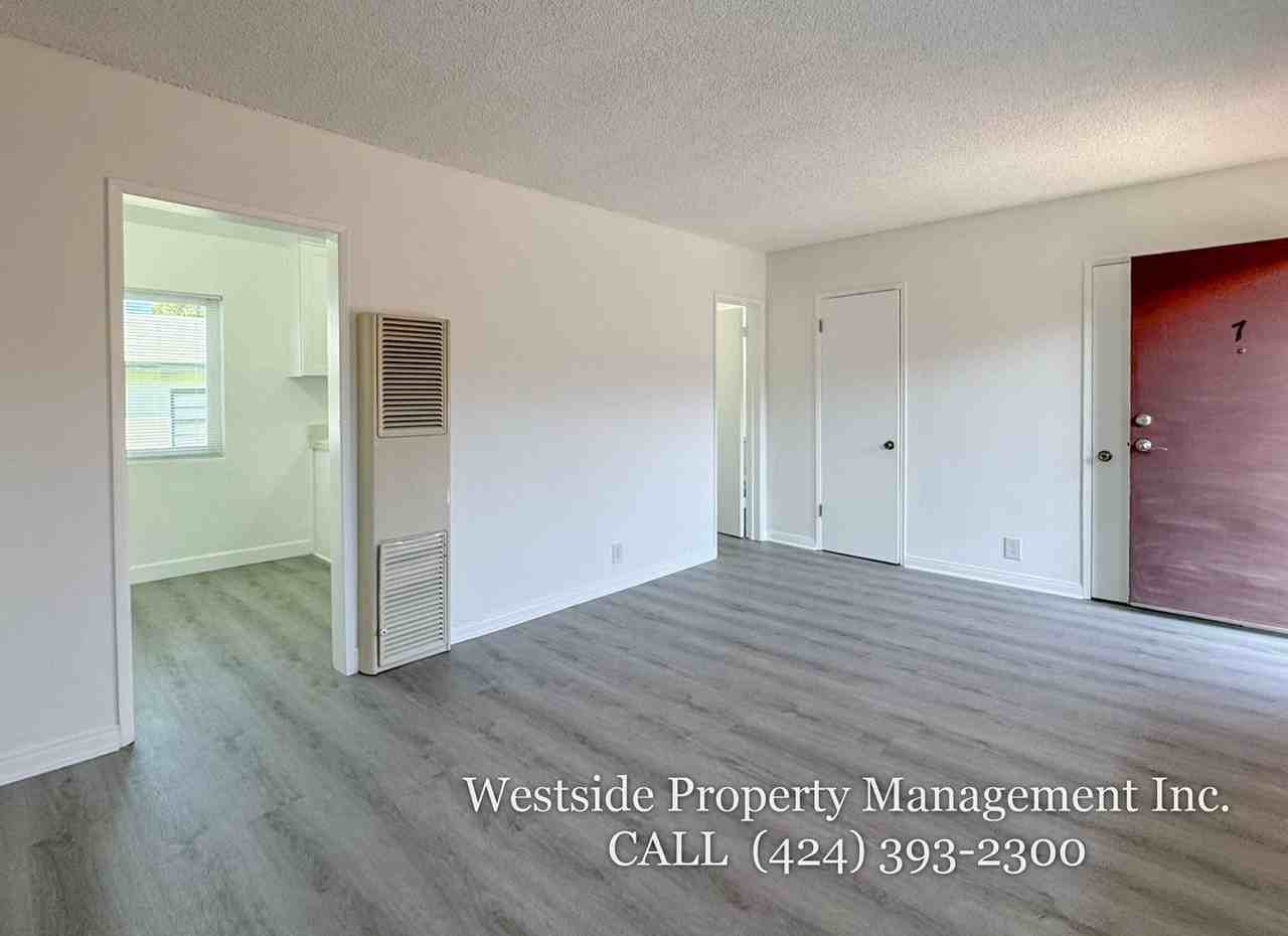 1731 Pico Boulevard #7 - Photo 2 of 10