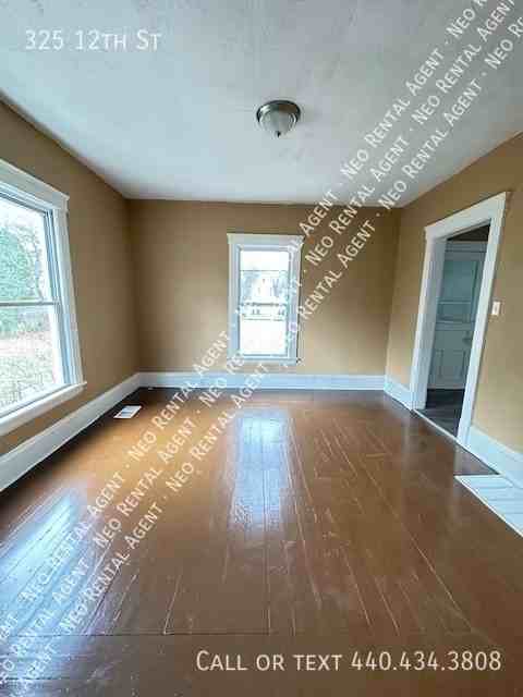 325 West 12th Street - Photo 3 of 10