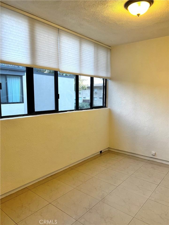 540 Fairview Ave #540 - Photo 4 of 50