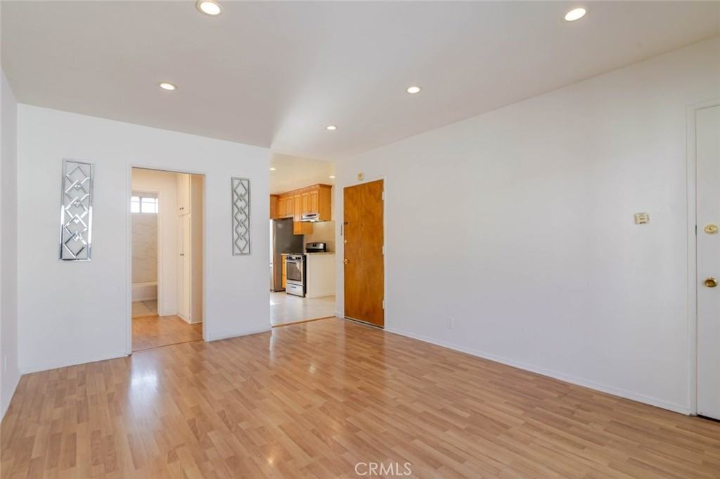 1128 N Edgemont St #1128-6 - Photo 2 of 19