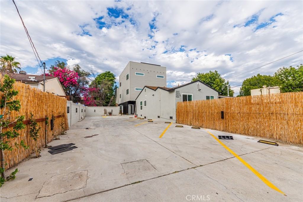 11839 1/2 Runnymede St #11839 - Photo 4 of 27