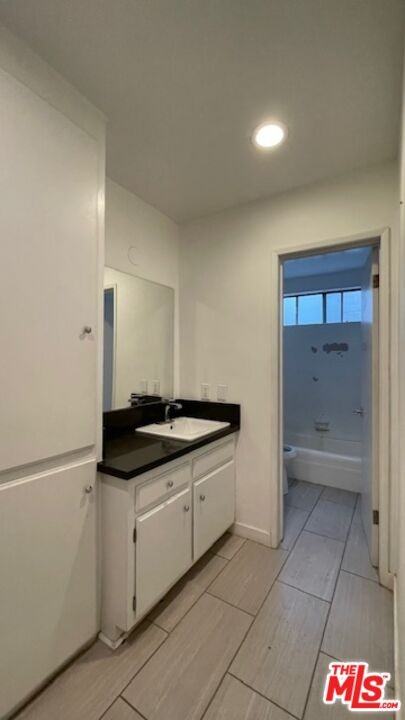 453 South Gramercy Place #453-2 - Photo 7 of 14